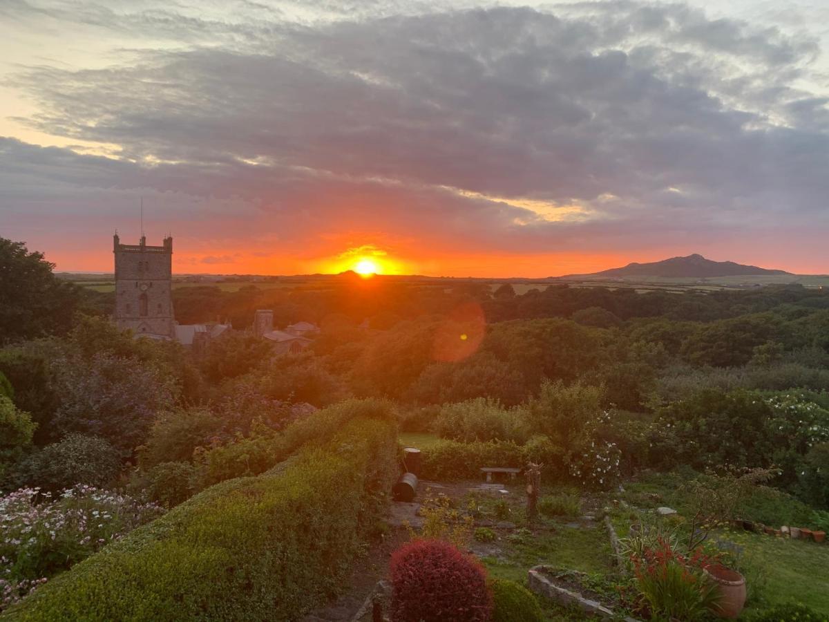 St Davids Gin & Kitchen - The Cathedral Villas Exterior photo