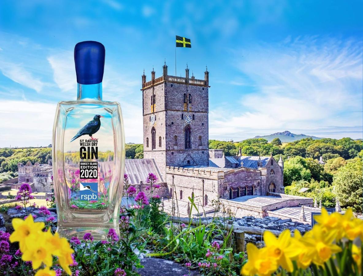 St Davids Gin & Kitchen - The Cathedral Villas Exterior photo