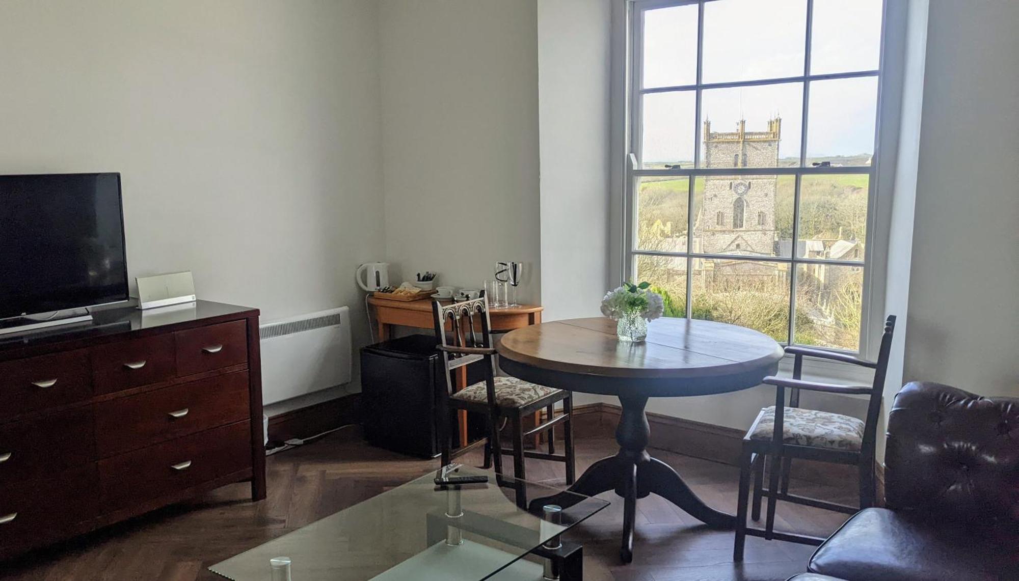 St Davids Gin & Kitchen - The Cathedral Villas Room photo